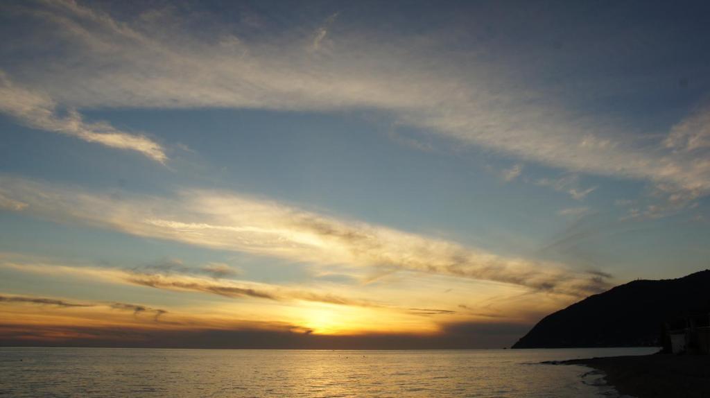 Pano Sto Kyma Studios Plomari 外观 照片
